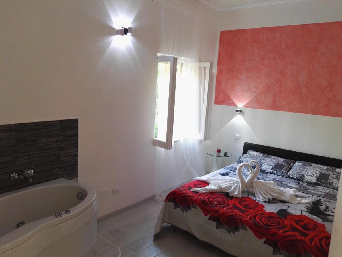アックアッペーザ A Due Passi Dal Mare Bed & Breakfast エクステリア 写真