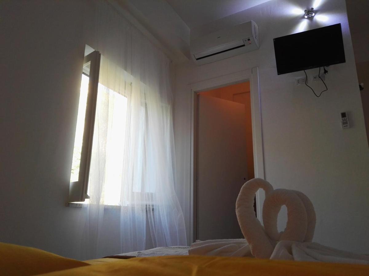 アックアッペーザ A Due Passi Dal Mare Bed & Breakfast エクステリア 写真