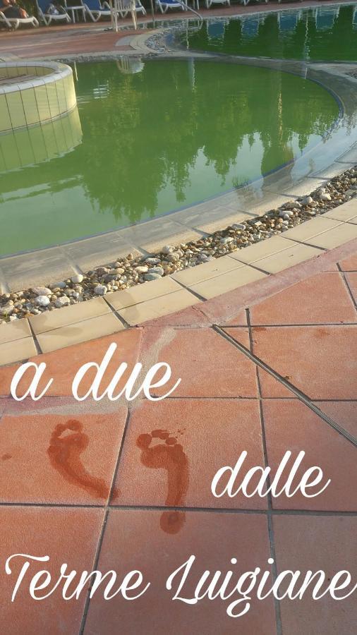 アックアッペーザ A Due Passi Dal Mare Bed & Breakfast エクステリア 写真