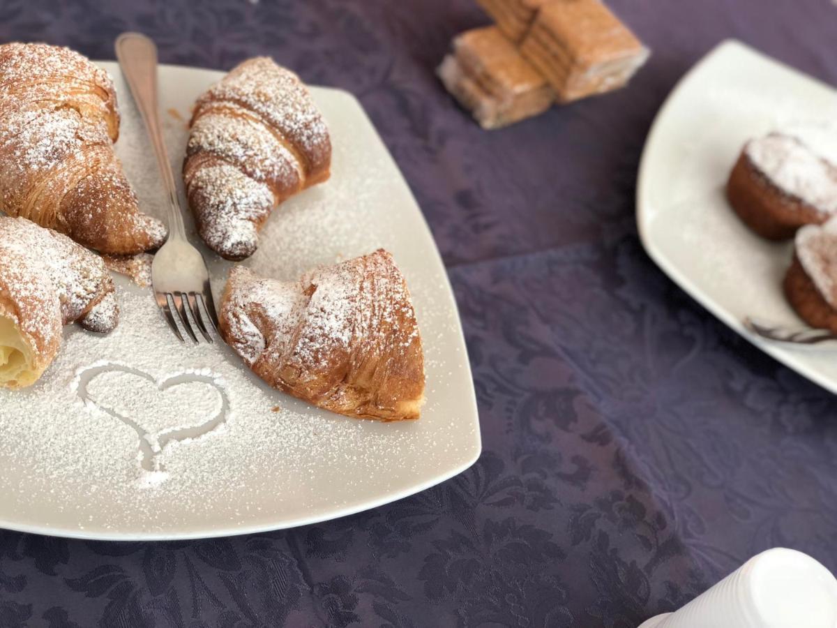 アックアッペーザ A Due Passi Dal Mare Bed & Breakfast エクステリア 写真