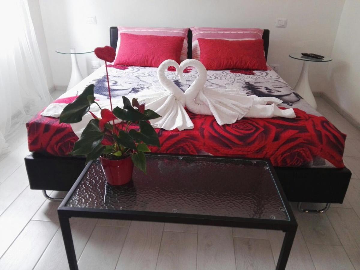 アックアッペーザ A Due Passi Dal Mare Bed & Breakfast エクステリア 写真