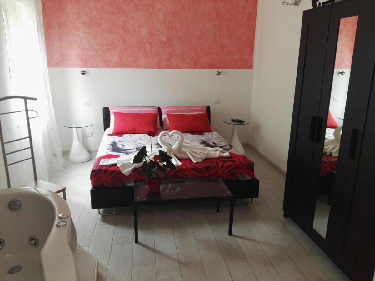 アックアッペーザ A Due Passi Dal Mare Bed & Breakfast エクステリア 写真